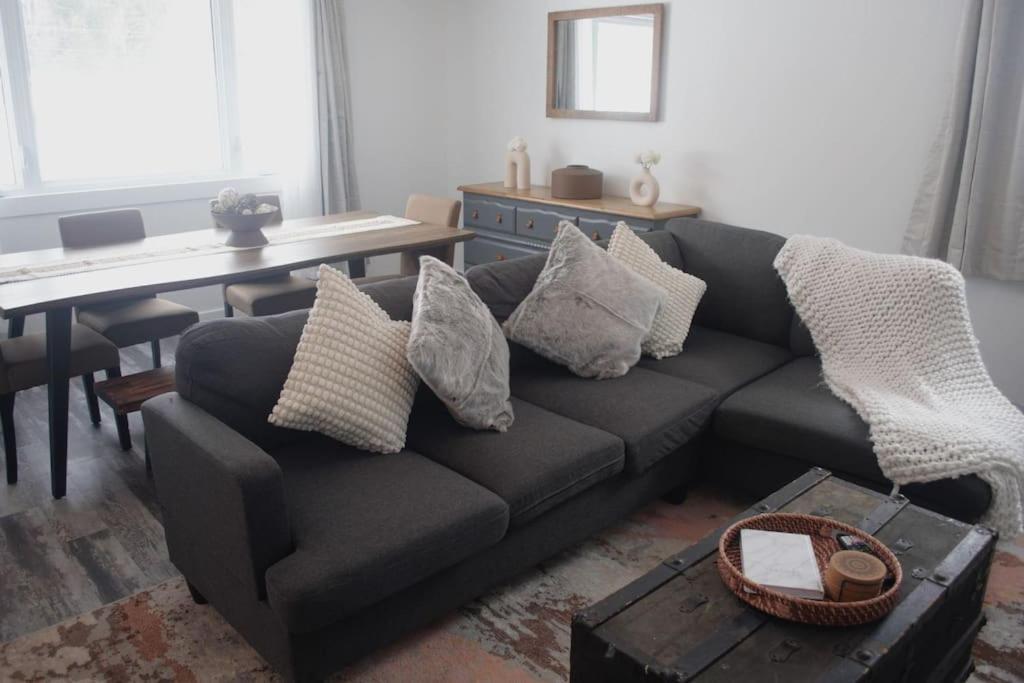 Private Cottage With Huge Private Dog Park! Barrys Bay Exterior foto